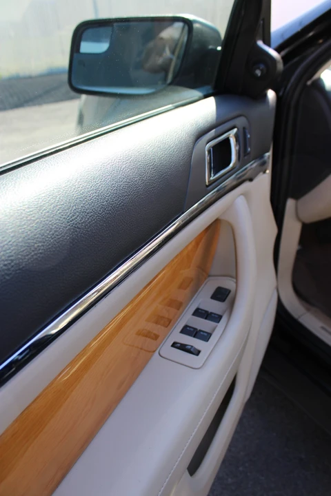 2010 Lincoln MKS - Image 19 of 21