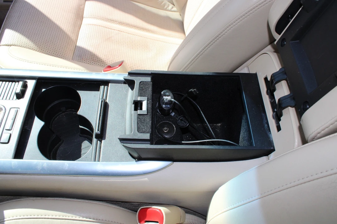 2010 Lincoln MKS - Image 13 of 21