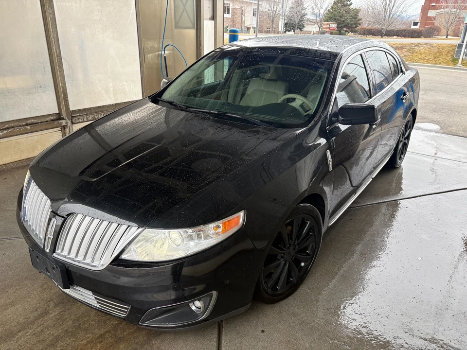 2010 Lincoln MKS - Image 2 of 21