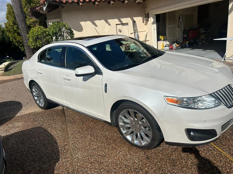 2010 Lincoln MKS - Image 3 of 15