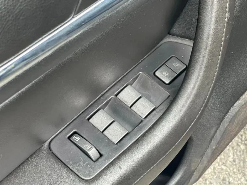2010 Lincoln MKS - Image 10 of 12
