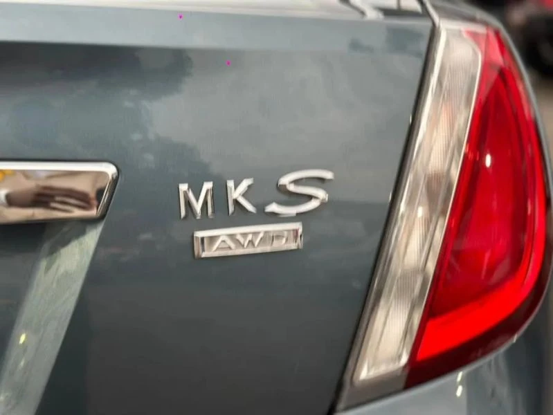 2010 Lincoln MKS - Image 7 of 12