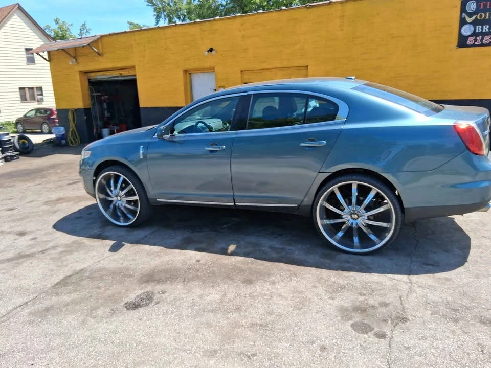 2010 Lincoln MKS - Image 7 of 7