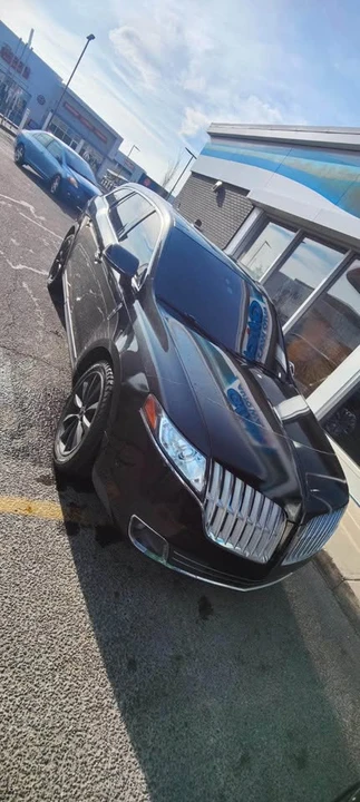 2010 Lincoln MKT - Image 5 of 5