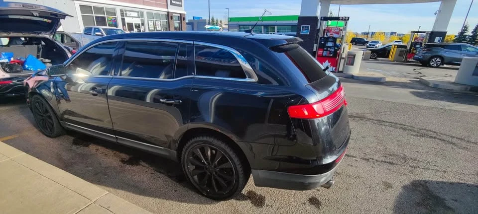 2010 Lincoln MKT - Image 3 of 5
