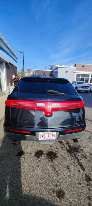 2010 Lincoln MKT - Image 2 of 5