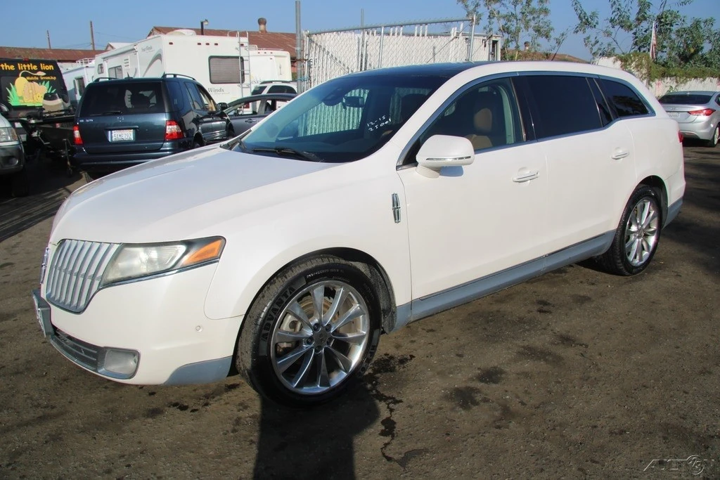 2010 Lincoln MKT - Image 2 of 21