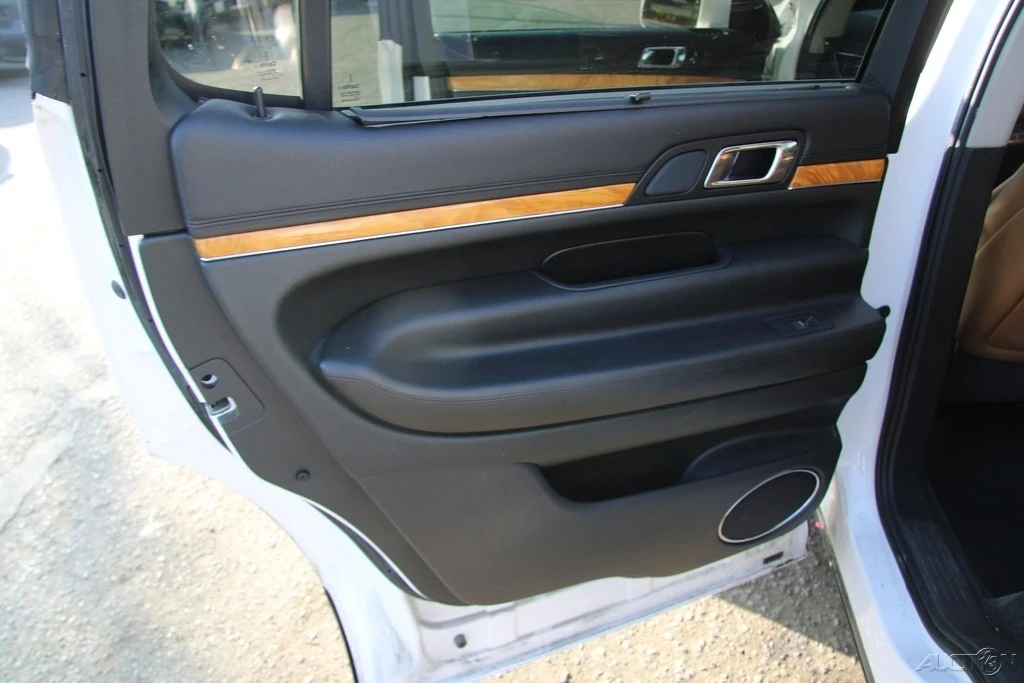 2010 Lincoln MKT - Image 18 of 21