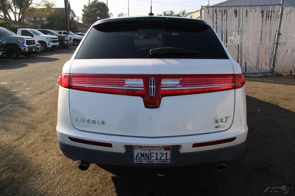 2010 Lincoln MKT - Image 5 of 21