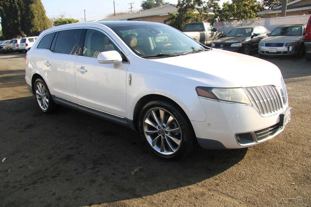 2010 Lincoln MKT - Image 8 of 21