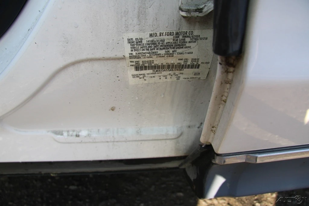 2010 Lincoln MKT - Image 11 of 21
