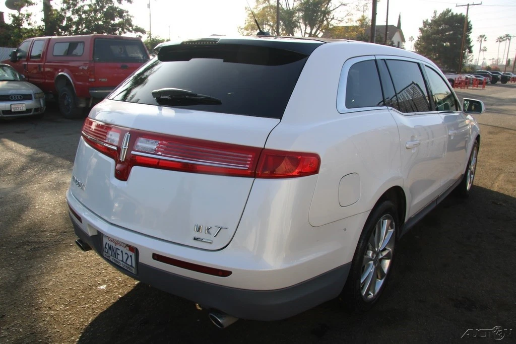 2010 Lincoln MKT - Image 6 of 21
