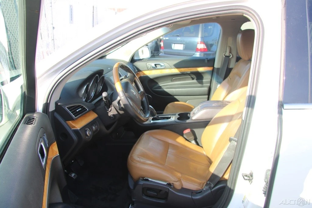 2010 Lincoln MKT - Image 13 of 21