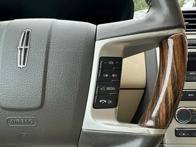 2010 Lincoln MKX - Image 17 of 21