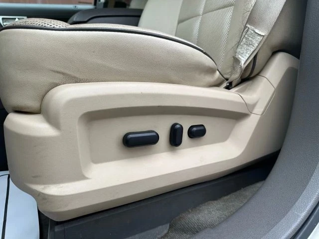 2010 Lincoln MKX - Image 12 of 21