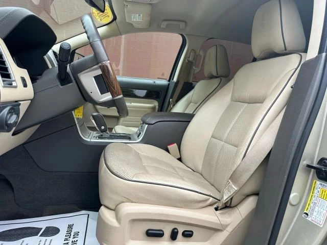 2010 Lincoln MKX - Image 11 of 21