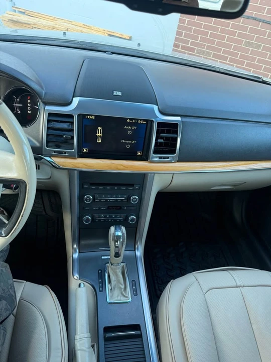 2010 Lincoln MKZ - Image 2 of 12