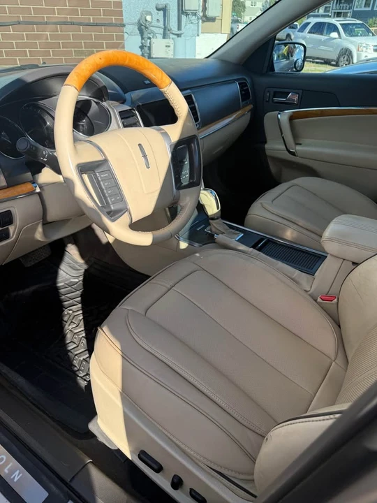 2010 Lincoln MKZ - Image 10 of 12