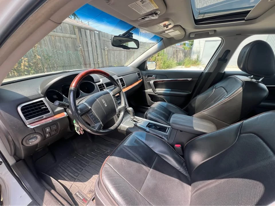 2010 Lincoln MKZ - Image 9 of 11