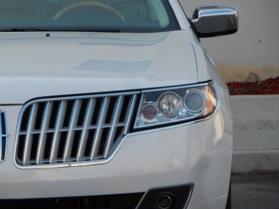 2010 Lincoln MKZ - Image 8 of 12