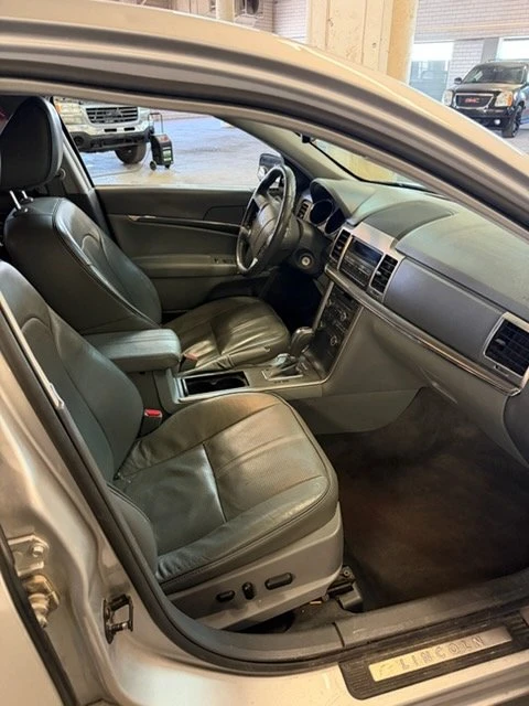 2010 Lincoln MKZ - Image 6 of 9
