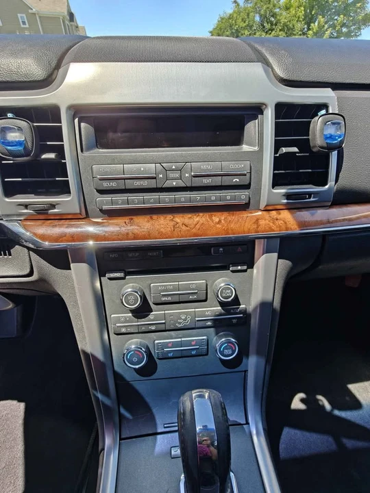 2010 Lincoln MKZ - Image 11 of 14