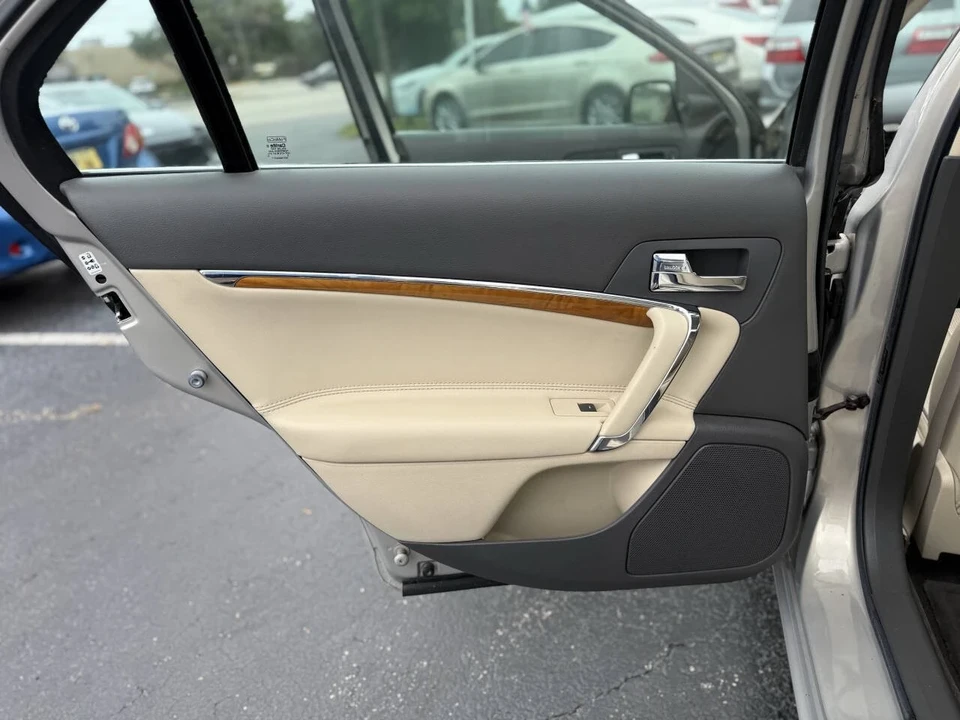 2010 Lincoln MKZ - Image 17 of 21