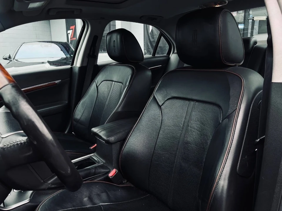 2010 Lincoln MKZ - Image 11 of 12