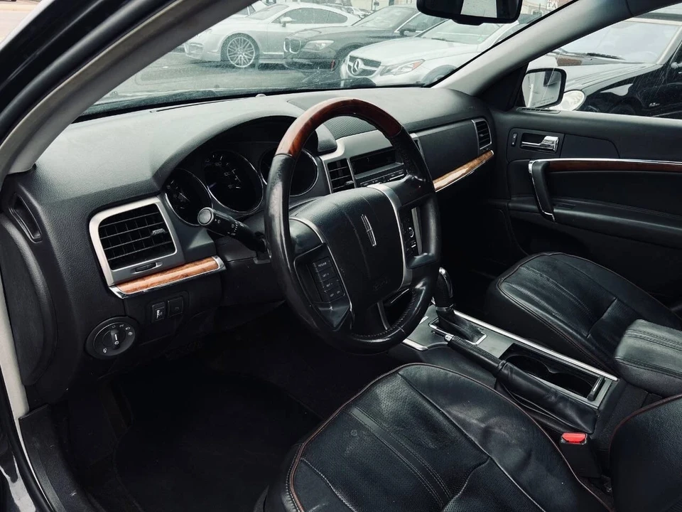 2010 Lincoln MKZ - Image 10 of 12