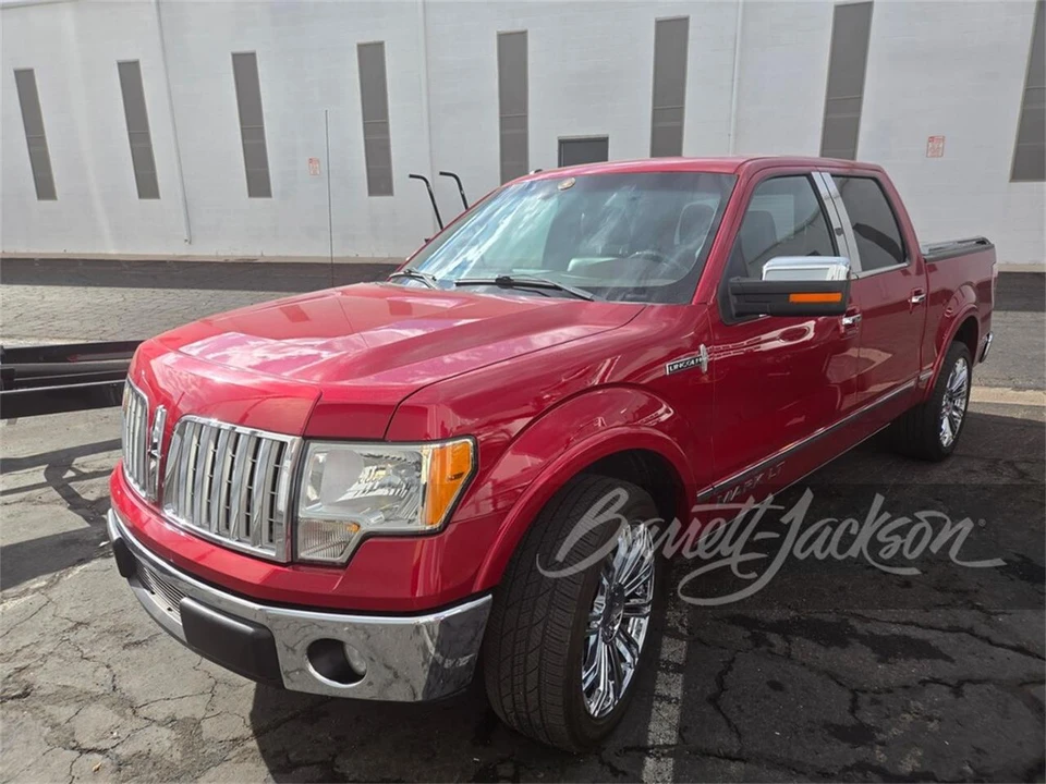 2010 Lincoln Mark LT - Image 2 of 4