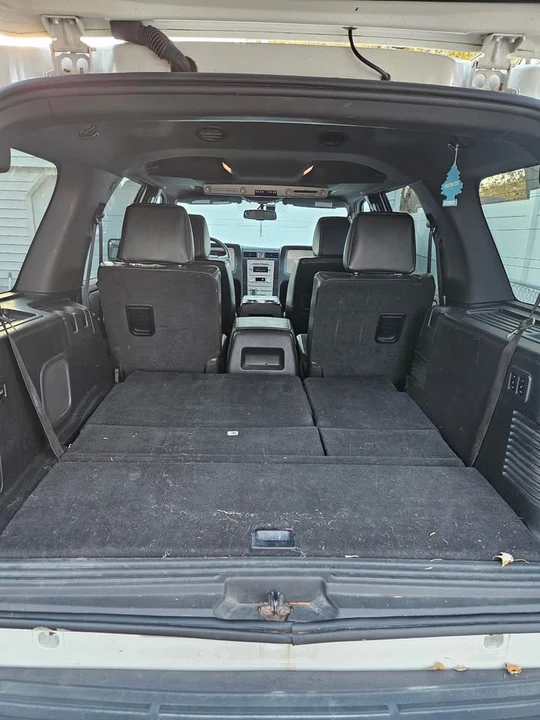 2010 Lincoln Navigator 3rd Gen - Image 8 of 19
