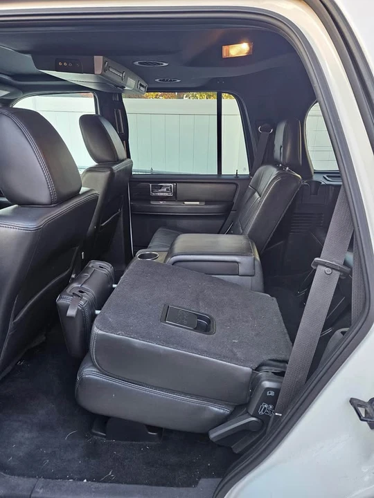 2010 Lincoln Navigator 3rd Gen - Image 14 of 19
