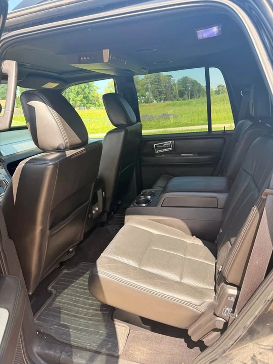 2010 Lincoln Navigator 3rd Gen - Image 9 of 10