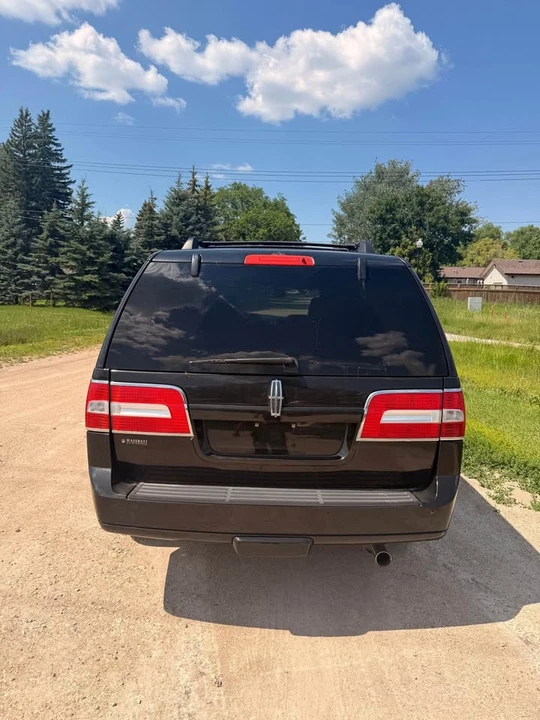 2010 Lincoln Navigator 3rd Gen - Image 5 of 10