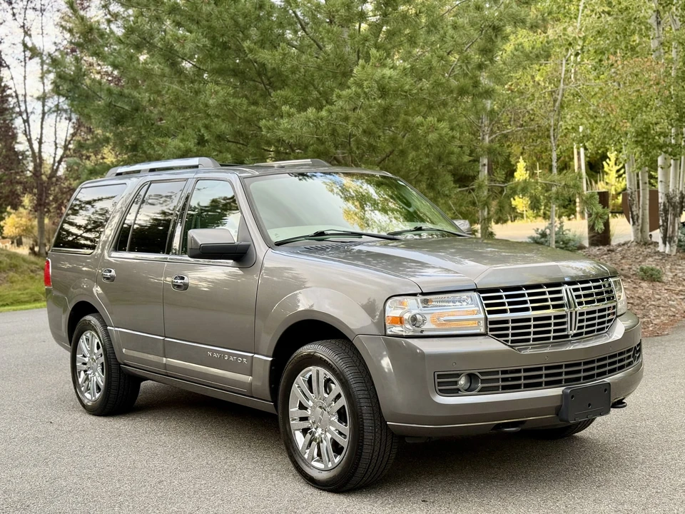 2010 Lincoln Navigator 3rd Gen - Image 6 of 31