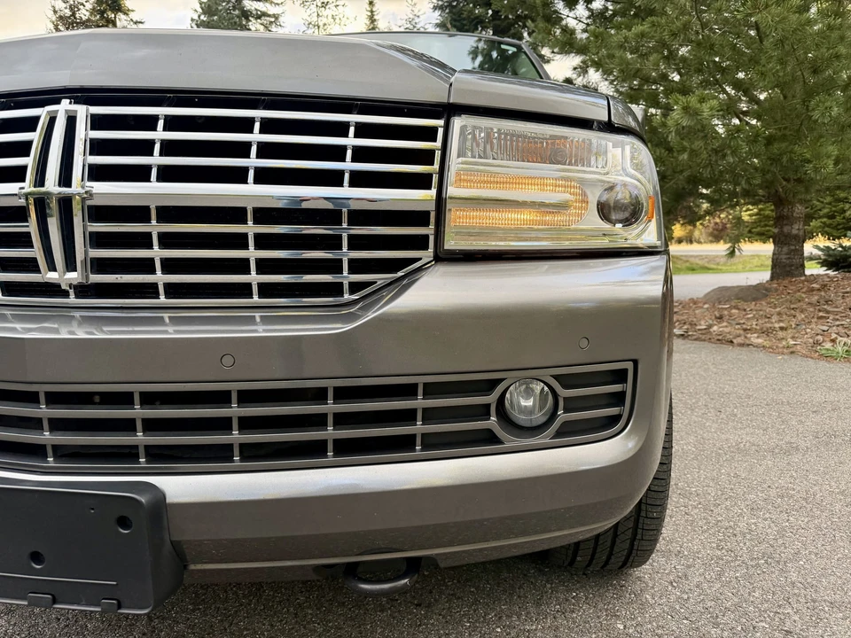 2010 Lincoln Navigator 3rd Gen - Image 15 of 31