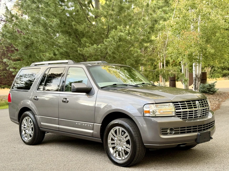 2010 Lincoln Navigator 3rd Gen - Image 8 of 31