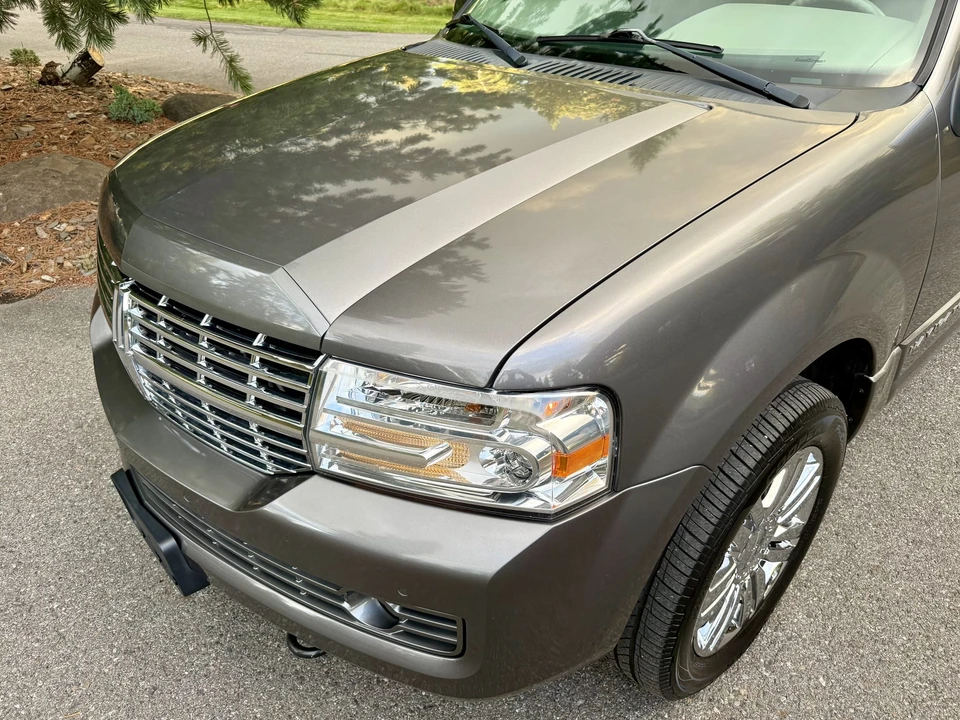 2010 Lincoln Navigator 3rd Gen - Image 16 of 31