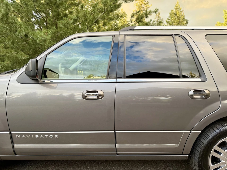 2010 Lincoln Navigator 3rd Gen - Image 30 of 31