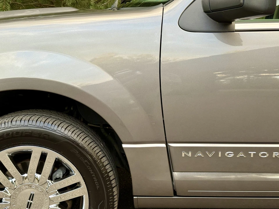 2010 Lincoln Navigator 3rd Gen - Image 31 of 31