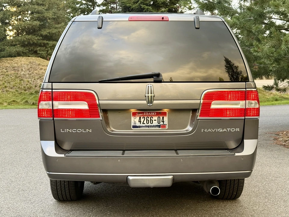 2010 Lincoln Navigator 3rd Gen - Image 12 of 31