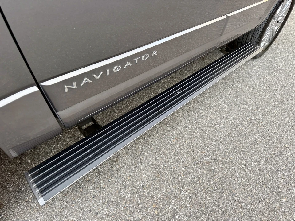 2010 Lincoln Navigator 3rd Gen - Image 24 of 31