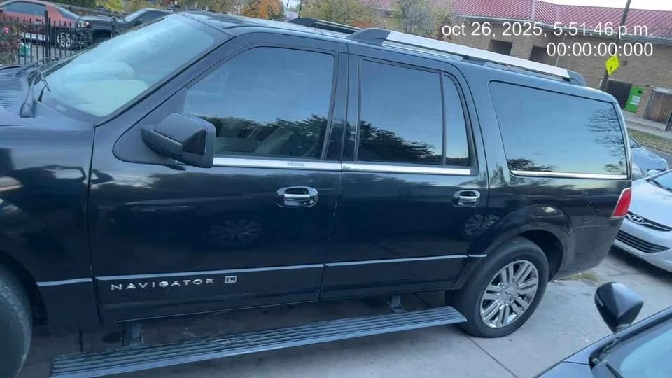 2010 Lincoln Navigator - Image 8 of 11