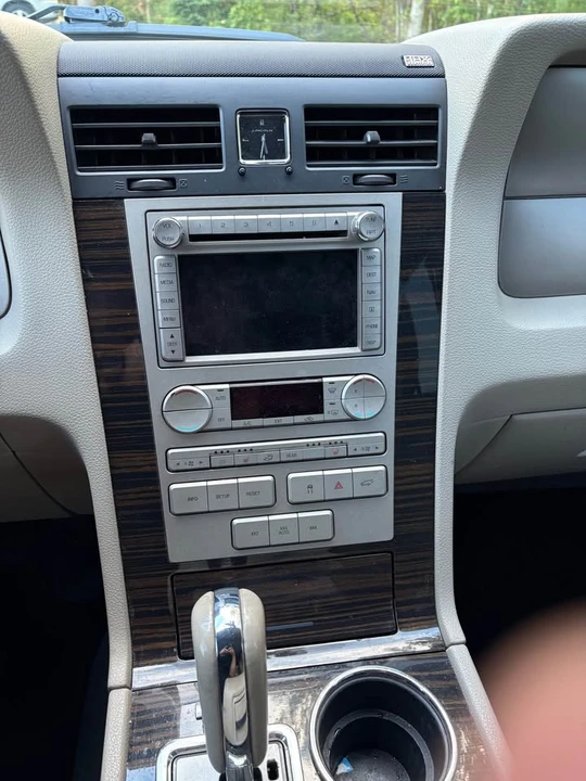 2010 Lincoln Navigator 3rd Gen - Image 13 of 19