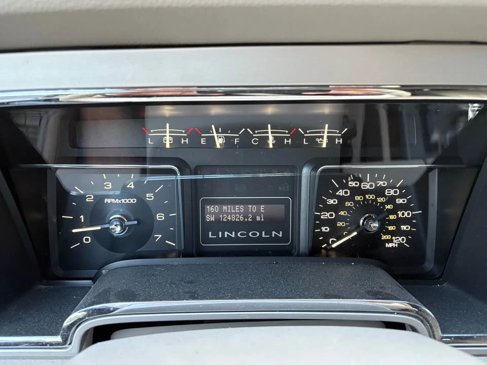 2010 Lincoln Navigator 3rd Gen - Image 14 of 19