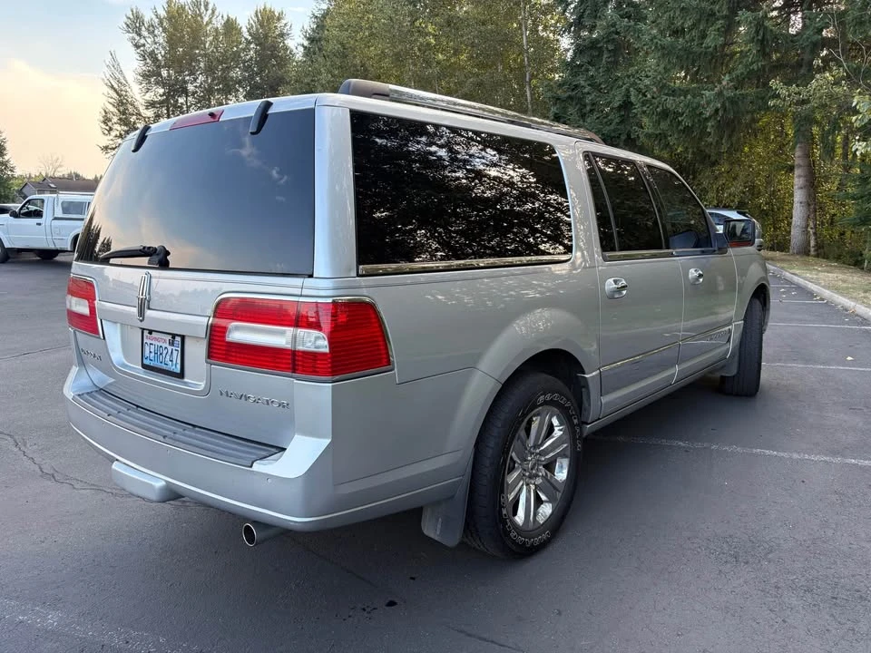 2010 Lincoln Navigator 3rd Gen - Image 4 of 19
