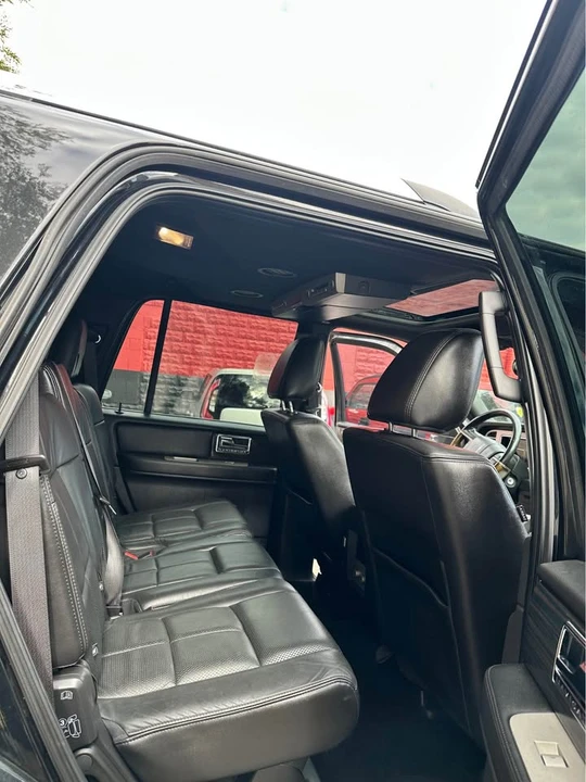2010 Lincoln Navigator 3rd Gen - Image 8 of 17