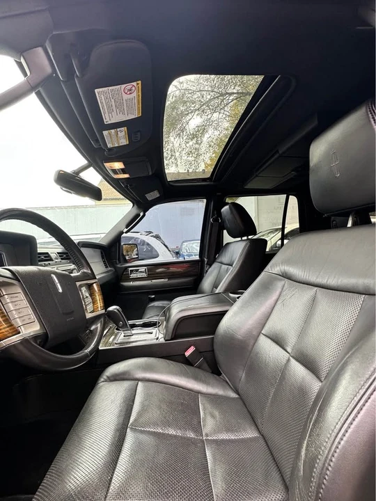 2010 Lincoln Navigator 3rd Gen - Image 17 of 17