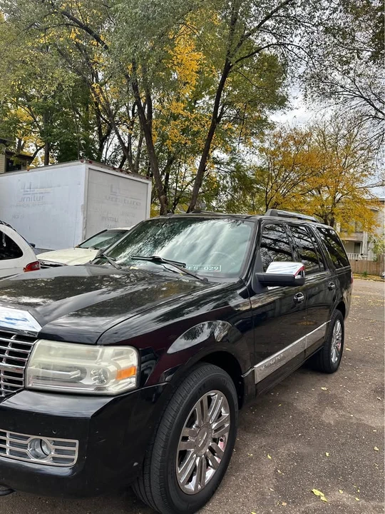 2010 Lincoln Navigator 3rd Gen - Image 2 of 17