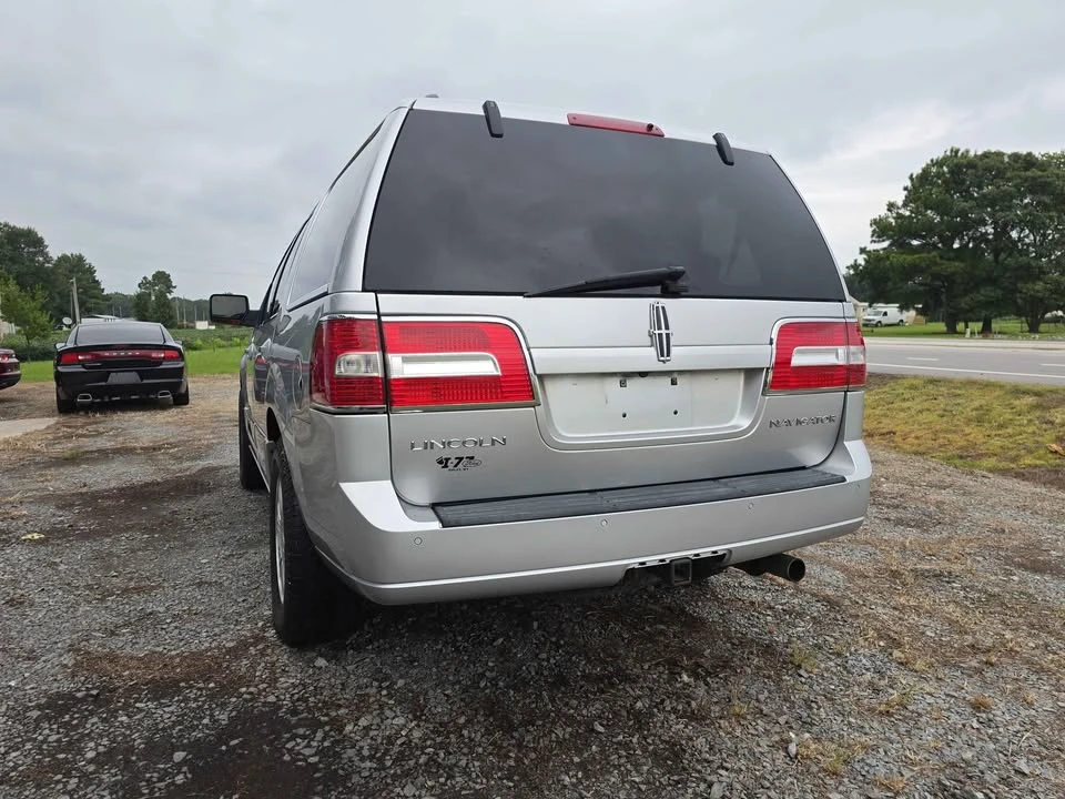 2010 Lincoln Navigator - Image 8 of 20